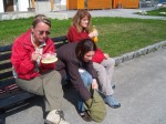 Dateiname=03_Stärkung_vor_dem_Wanderstart.jpg
Dateigröße=232KB
Abmessungen: 473x355
hinzugefügt am: 28. Mai 2008 03_Stärkung_vor_dem_Wanderstart.jpg