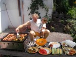 Dateiname=05_Lisas_Mann_als_Grillmeister.jpg
Dateigröße=111KB
Abmessungen: 473x355
hinzugefügt am: 26. August 2009 05_Lisas_Mann_als_Grillmeister.jpg