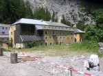 Dateiname=21_ziemlich_verlassen_-_einst_dem_Salzbergbau_gedient.jpg
Dateigröße=234KB
Abmessungen: 473x355
hinzugefügt am: 23. Juni 2008 21_ziemlich_verlassen_-_einst_dem_Salzbergbau_gedient.jpg