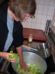 Dateiname=46_Ute_hilft_auch_mit.jpg
Dateigröße=120KB
Abmessungen: 266x355
hinzugefügt am: 21. Oktober 2008 46_Ute_hilft_auch_mit.jpg