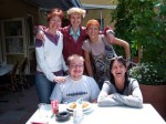 Dateiname=Burgi_Birgit_Irene_Marco_und_Lisa-eine_fröhliche_Runde.jpg
Dateigröße=64KB
Abmessungen: 473x355
hinzugefügt am: 10. Juli 2007 Burgi_Birgit_Irene_Marco_und_Lisa-eine_fröhliche_Runde.jpg
